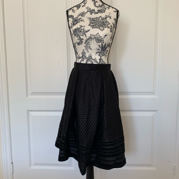 Skirt - Picture 2 of 4